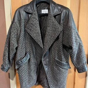 Winlit Women's Textured Black and Gray Blazer
